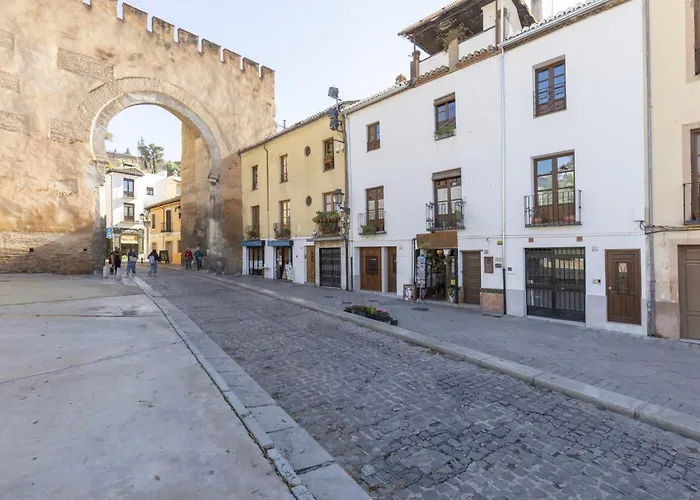 Marvelous 7 Min Cathedral+ Free Parking Appartement *