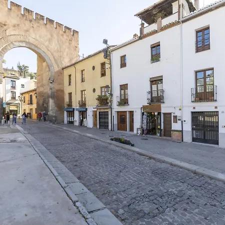 Marvelous 7 Min Cathedral+ Free Parking Appartement *